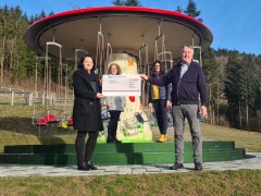 Spende Edelwies an TC Neukirchen Spende Edelwies an TC Neukirchen