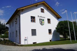 Rathaus und Tourist-Info Neukirchen