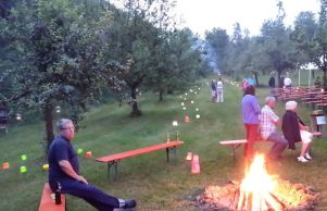 Romantische Sommernacht im Kreisobstlehrgarten Neukirchen/Prünst (1)