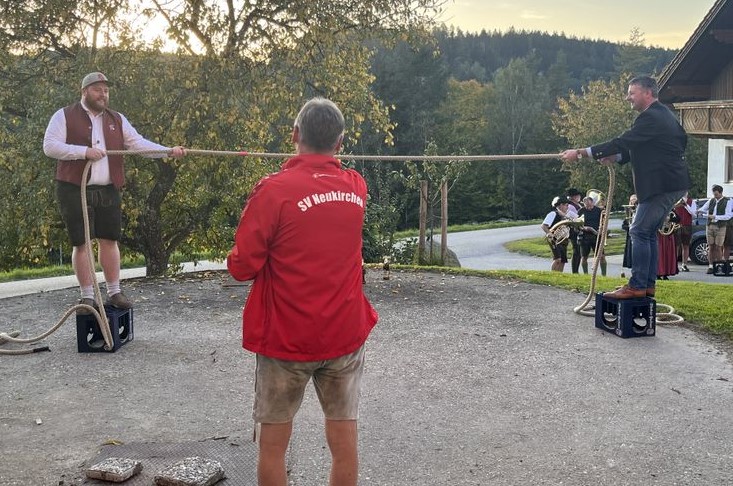 SV Neukirchen-Steinburg Schirmherrenbitten 2022 Seilziehen