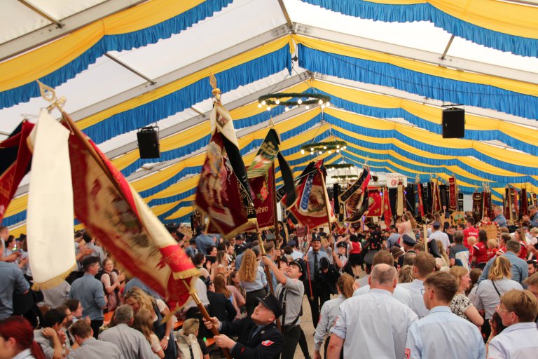 150 j. FFW Fahneparade